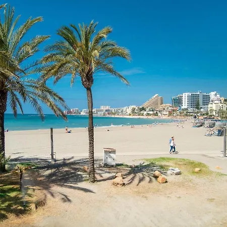 Benal Beach, Superb 2 Bedroom 2 Bathroom Front Sleeps 6 Apartment *