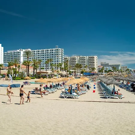 Benal Beach, Superb 2 Bedroom 2 Bathroom Front Sleeps 6 *