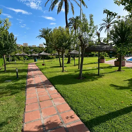 Benal Beach, Superb 2 Bedroom 2 Bathroom Front Sleeps 6 Apartment *