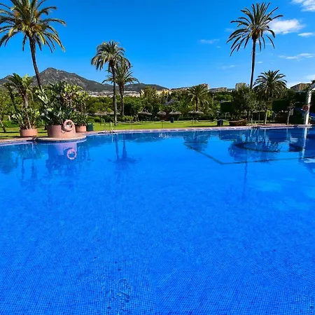 Apartment Benal Beach, Superb 2 Bedroom 2 Bathroom Front Sleeps 6 *
