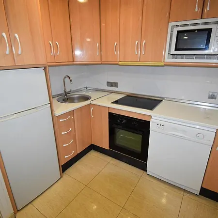 Benal Beach, Superb 2 Bedroom 2 Bathroom Front Sleeps 6