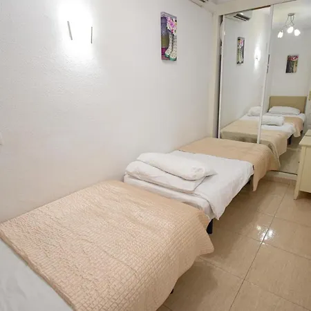 Apartment Benal Beach, Superb 2 Bedroom 2 Bathroom Front Sleeps 6 *