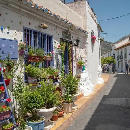 Apartament Benal Beach, Superb 2 Bedroom 2 Bathroom Front Sleeps 6 Benalmádena