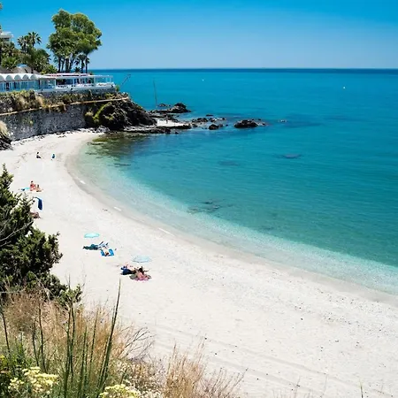 Benal Beach, Superb 2 Bedroom 2 Bathroom Front Sleeps 6 Benalmádena
