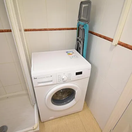 Benal Beach, Superb 2 Bedroom 2 Bathroom Front Sleeps 6 Apartament